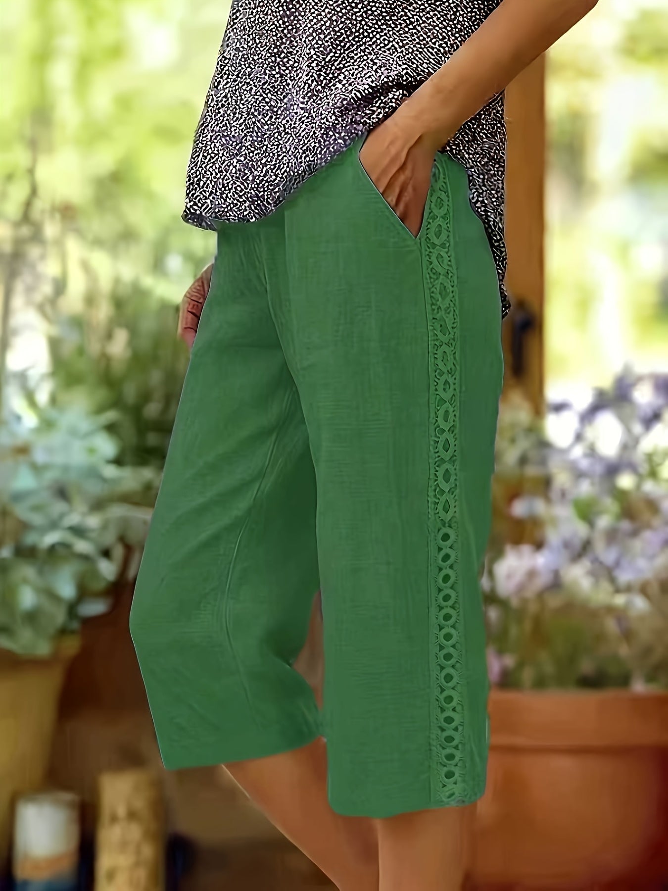 Agnes - Loose-Fitted Capri Pants