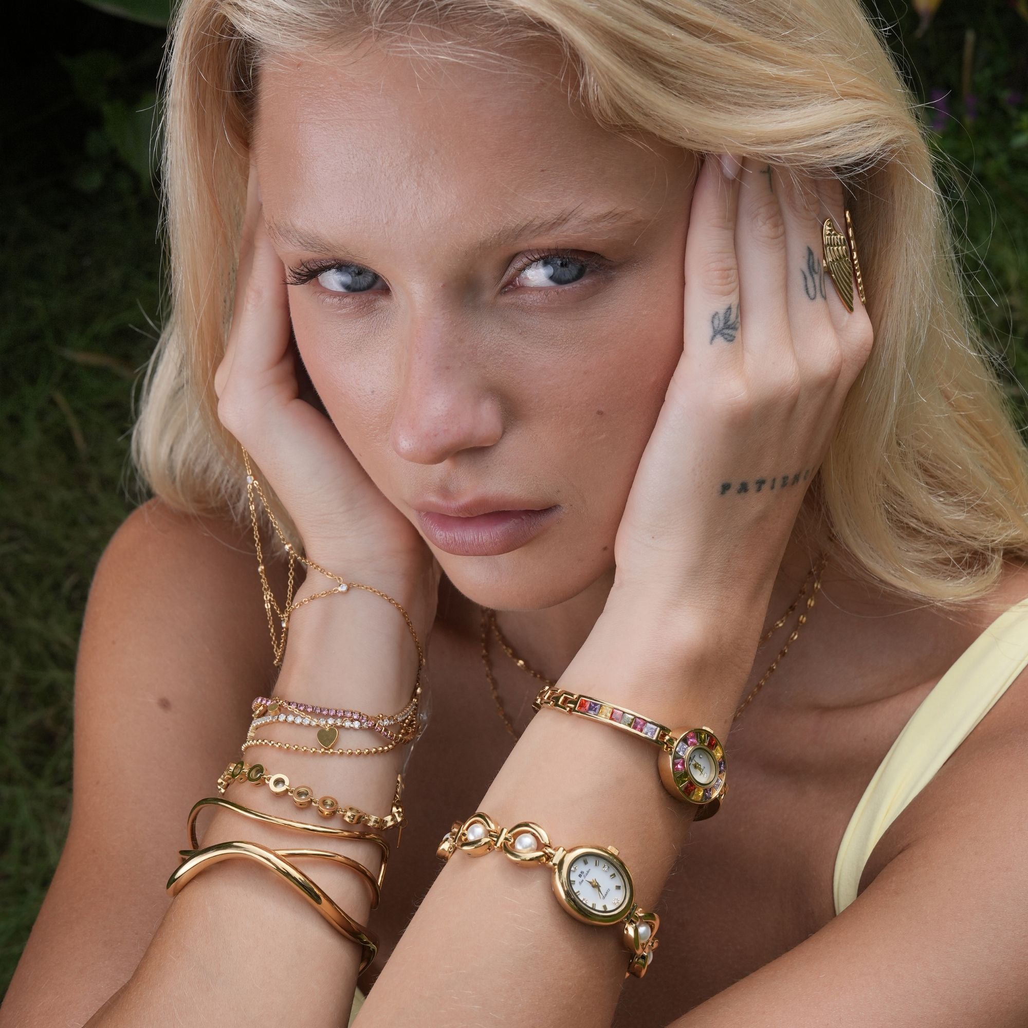 Ladies' Watch Gold – Elegant Design with Pearl White Dial