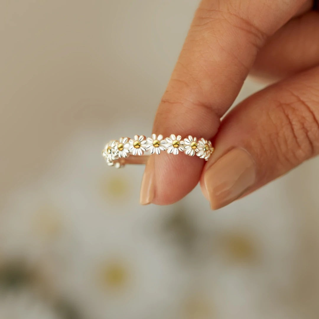 Nieves - Luxurious Flower Ring