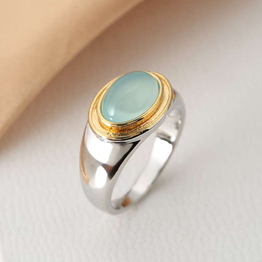 Danna - Vintage Ring with Green Garnet